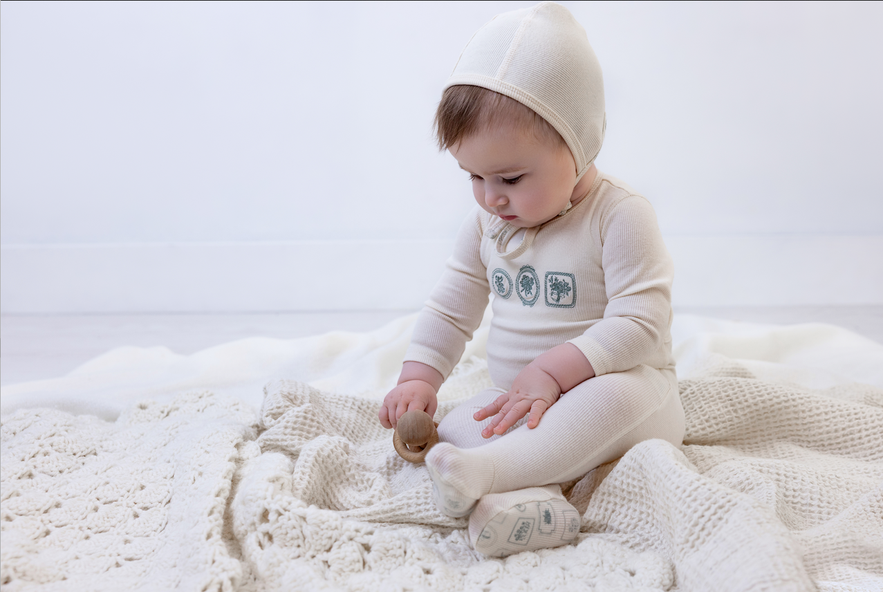 Milk Keepsake Embroidery Footie w Round Bonnet