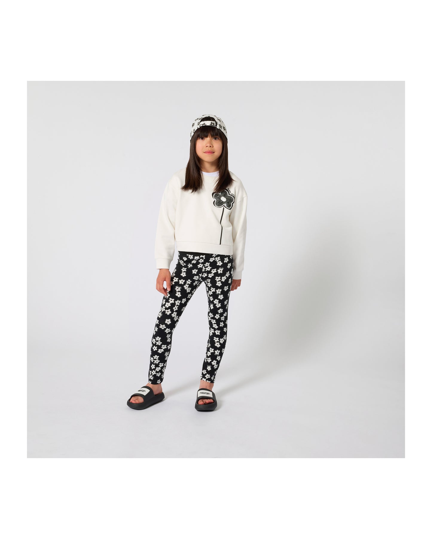 Little Marc Jacobs Short Sweatshirt w Flower Logo on front W60749